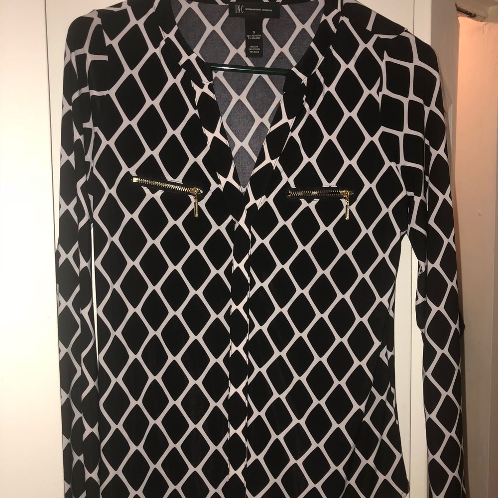 Beautiful polyester/spandex blouse